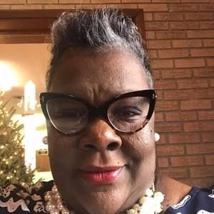 Meet your Posher, Adrienne